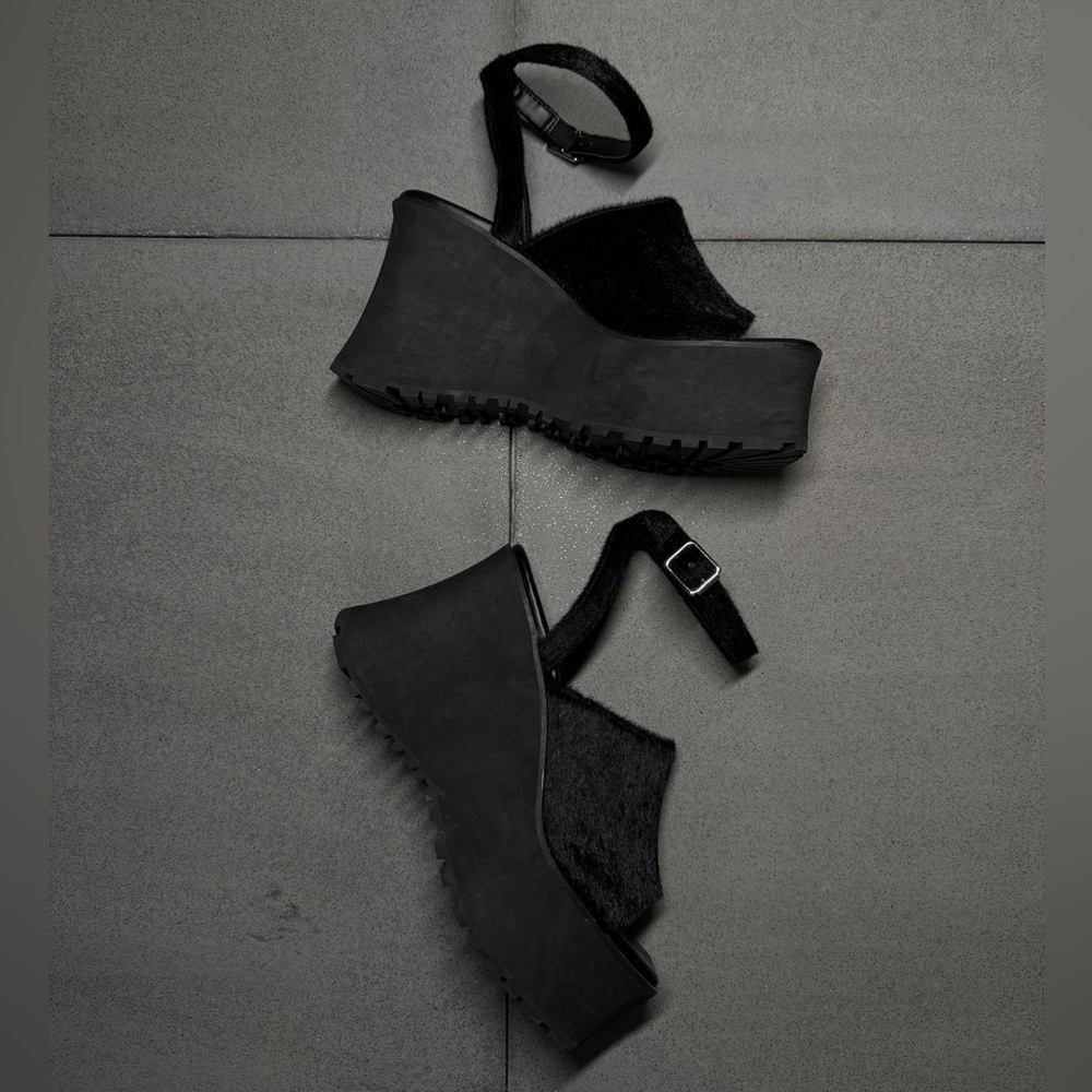 DOLLSKILL Women's Black Platform Sandals